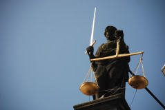 justice scales gavel icon